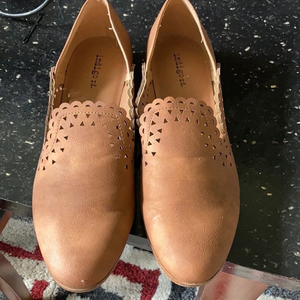Indigo Rd tan flats 8.5